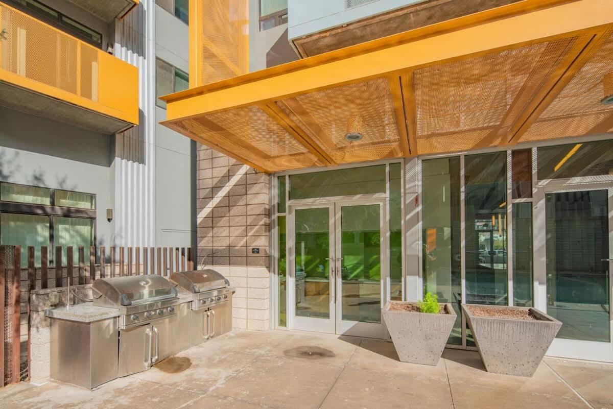 Apartamento Striking 2Bd - Cdt- Gym, Pool, Parking - Sleep8 Phoenix Exterior foto